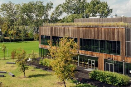 Akademeia High Shool Πολυτελή Νέα