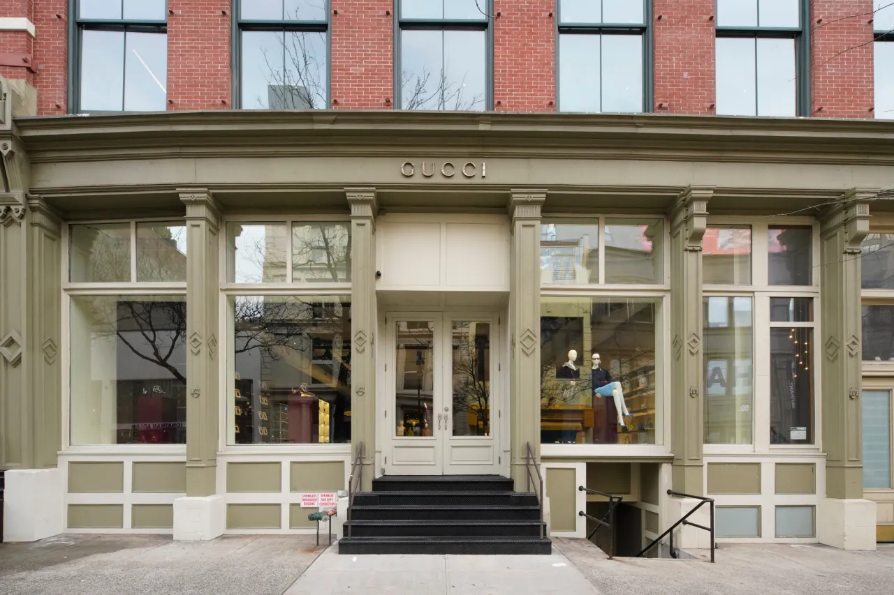 &Tau;&omicron; &nu;&tau;&epsilon;&mu;&pi;&omicron;ύ&tau;&omicron; &tau;&omicron;&upsilon; Sabato de Sarno &sigma;&tau;&eta;&nu; &mu;&pi;&omicron;&upsilon;&tau;ί&kappa; &tau;&eta;&sigmaf; &Nu;έ&alpha;&sigmaf; &Upsilon;ό&rho;&kappa;&eta;&sigmaf;