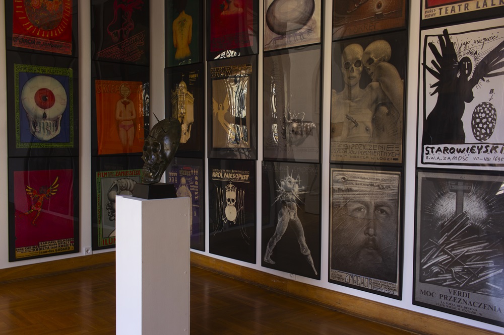 Disorderly Palace. &Omicron; Franciszek Starowieyski &xi;&alpha;&nu;ά &sigma;&tau;&eta;&nu; &Kappa;&rho;&alpha;&kappa;&omicron;&beta;ί&alpha; - &tau;&epsilon;&kappa;&mu;&eta;&rho;ί&omega;&sigma;&eta; έ&kappa;&theta;&epsilon;&sigma;&eta;&sigmaf;