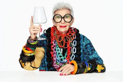 Δημοπρασία αναμνηστικών Iris Apfel