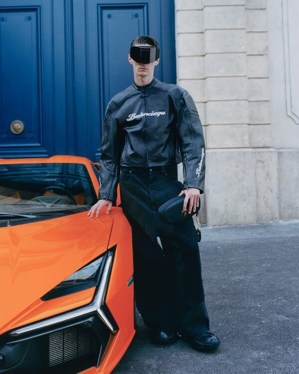 Καμπάνια Balenciaga Lamborghini1