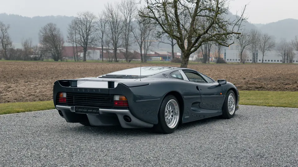 Μοναδική Jaguar Xi220 σε δημοπρασία στο Sothebys2