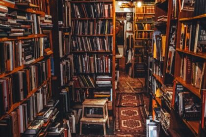 Saint Laurent Babylone το πιο κομψό βιβλιοπωλείο