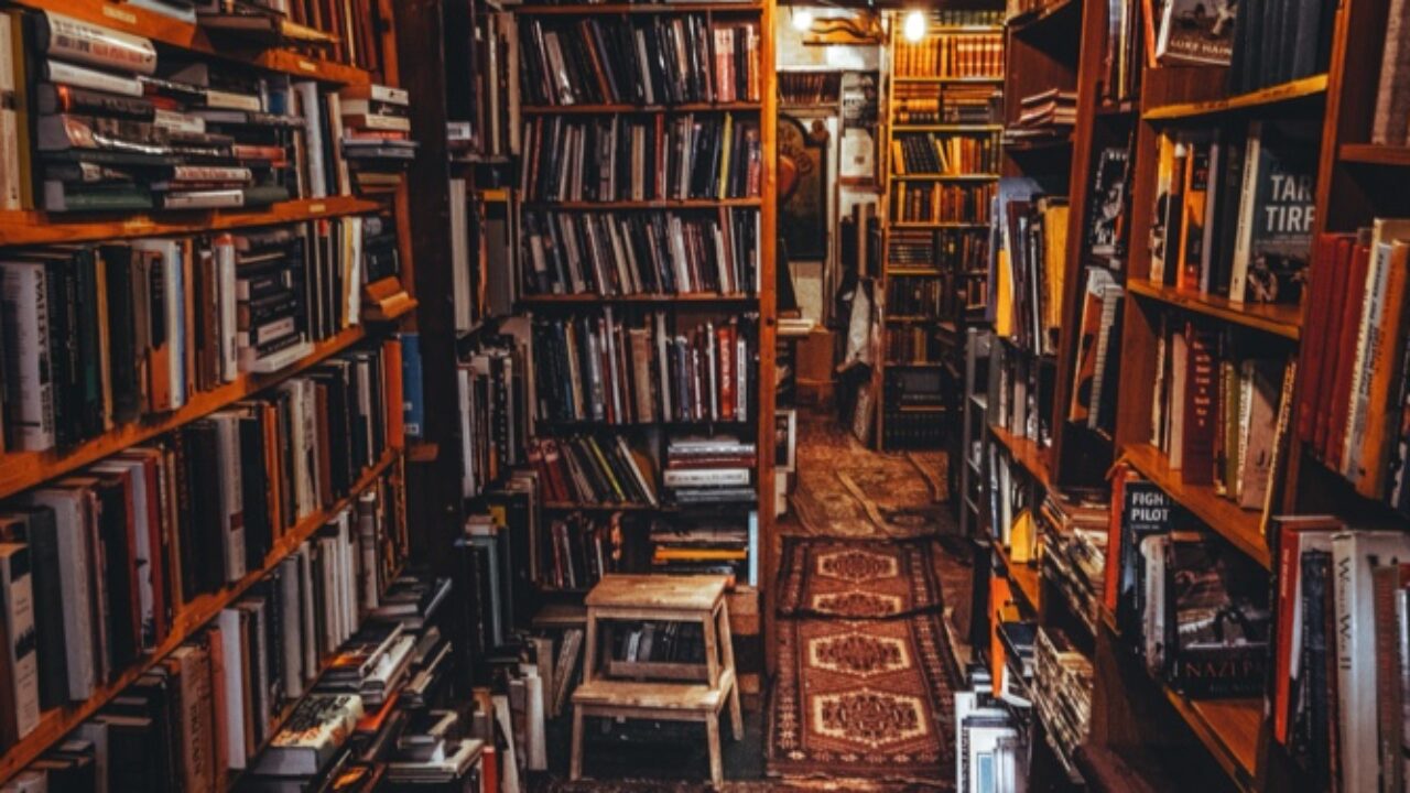 Saint Laurent Babylone το πιο κομψό βιβλιοπωλείο
