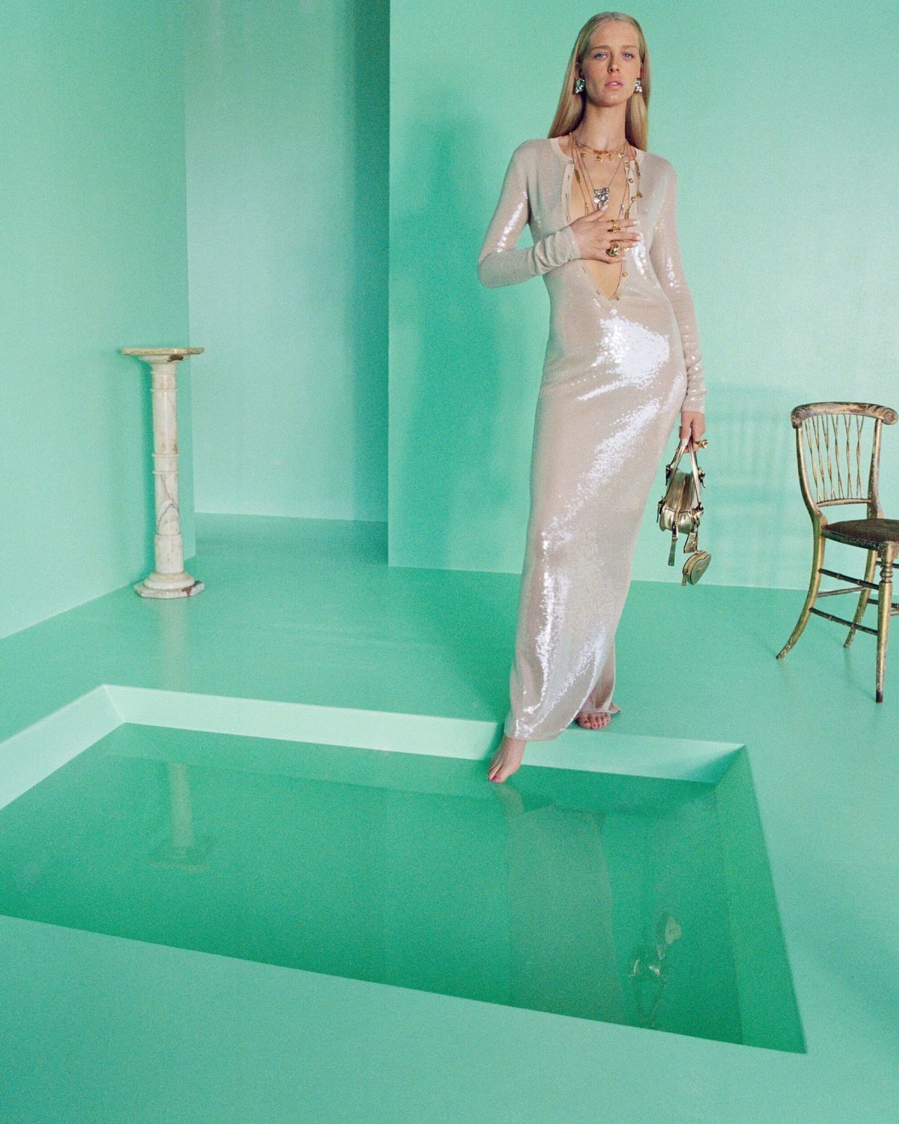 Versace=la Vescanza 2025 &Kappa;&alpha;&mu;&pi;&alpha;&nu;ί&alpha;