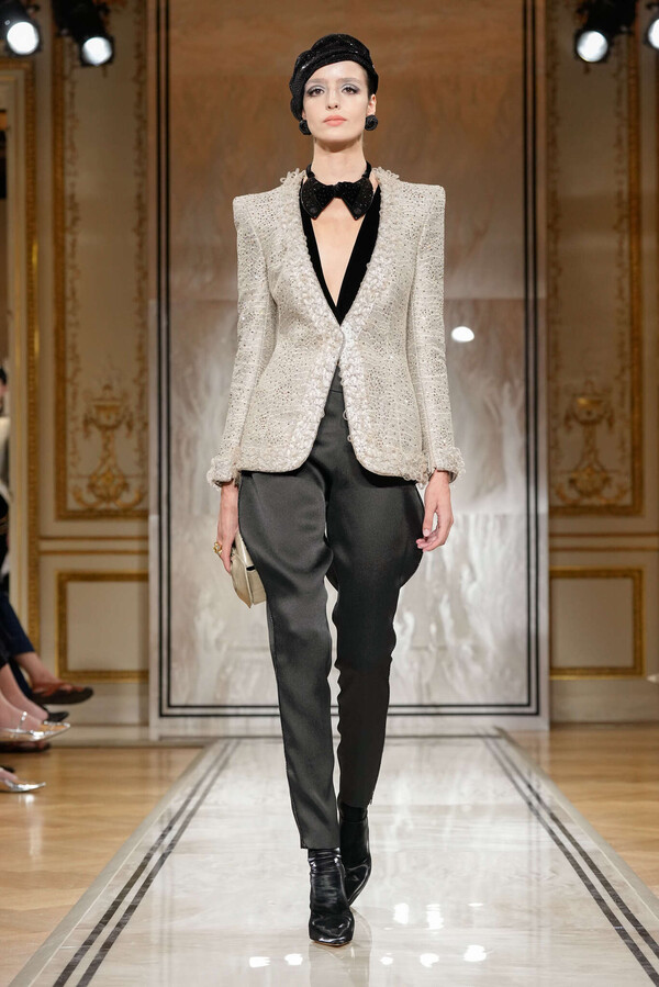 Giorgio Armani &Pi;έ&theta;&alpha;&nu;&epsilon;3