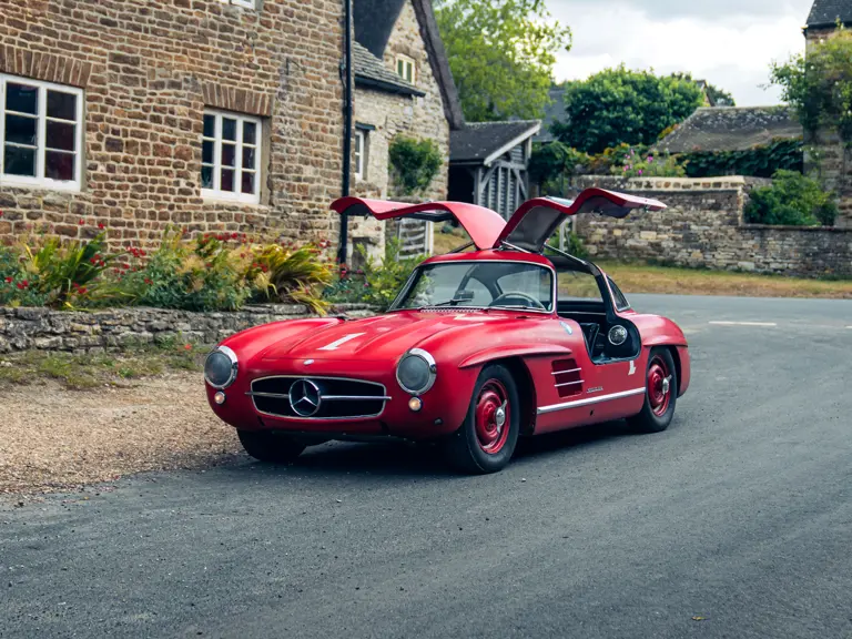 &Kappa;ό&kappa;&kappa;&iota;&nu;&eta; Mercedes &sigma;&epsilon; &delta;&eta;&mu;&omicron;&pi;&rho;&alpha;&sigma;ί&alpha;