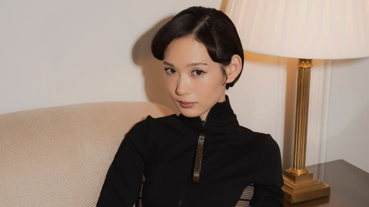 Μοέκα Χόσι | Η Χαμένη Φωτογραφία: Φόρεσε Ποτέ Louis Vuitton;