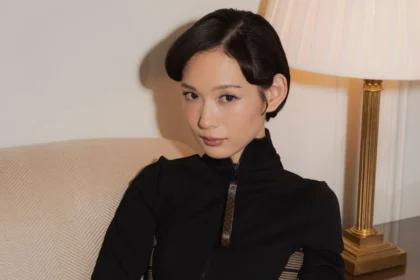 Μοέκα Χόσι | Η Χαμένη Φωτογραφία: Φόρεσε Ποτέ Louis Vuitton;