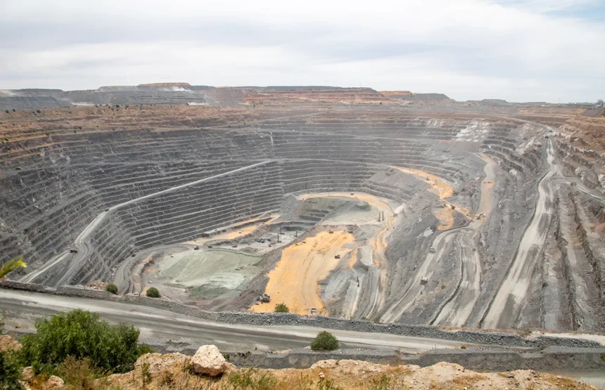 Περικοπές στην Εξόρυξη Διαμαντιών στη Debswana