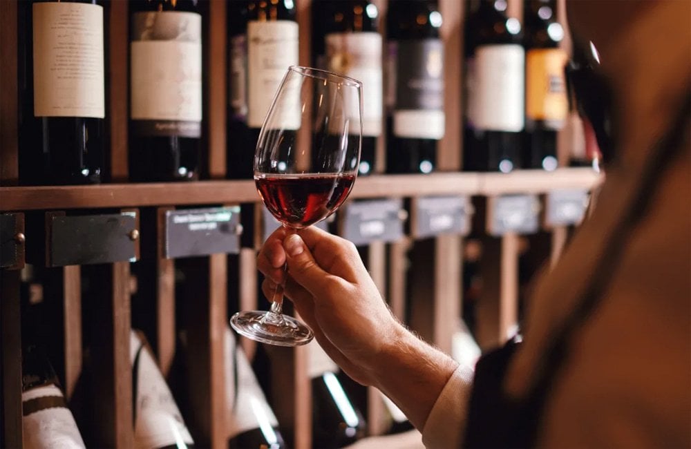 &Pi;&omicron;&lambda;&upsilon;&tau;&epsilon;&lambda;ή &Kappa;&rho;&alpha;&sigma;&iota;ά