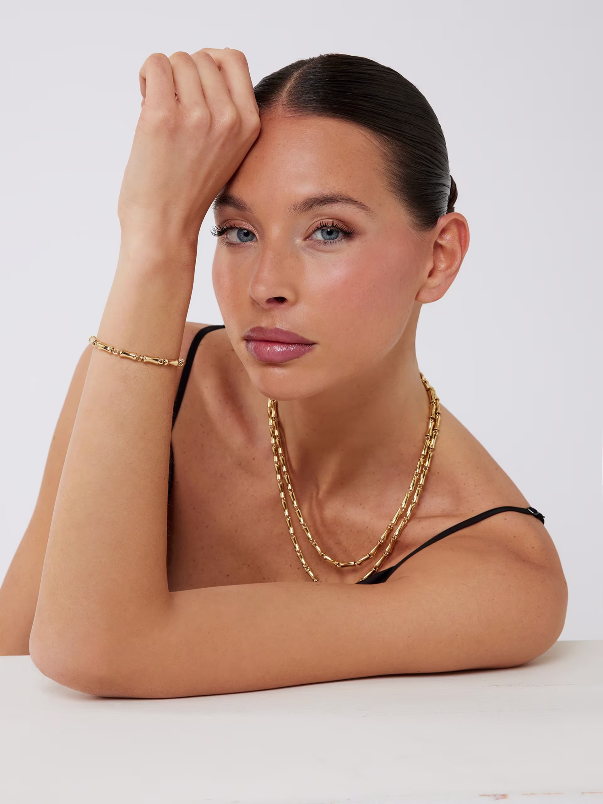 Guess &Alpha;&xi;&epsilon;&sigma;&omicron;&upsilon;ά&rho;