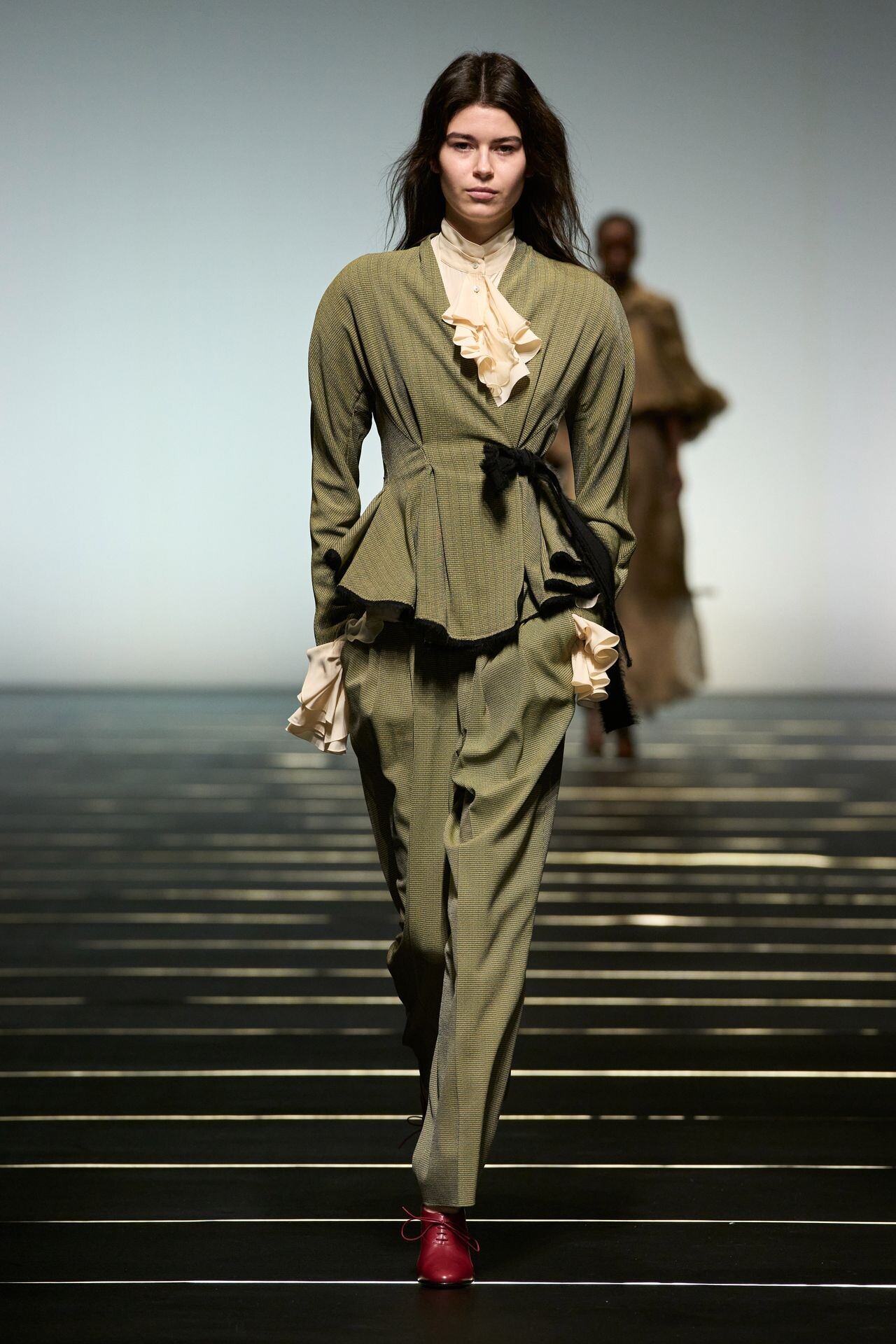 Alberta Ferretti &Phi;&theta;&iota;&nu;ό&pi;&omega;&rho;&omicron;&ndash;&Chi;&epsilon;&iota;&mu;ώ&nu;&alpha;&sigmaf; 2026&ndash;2027 2