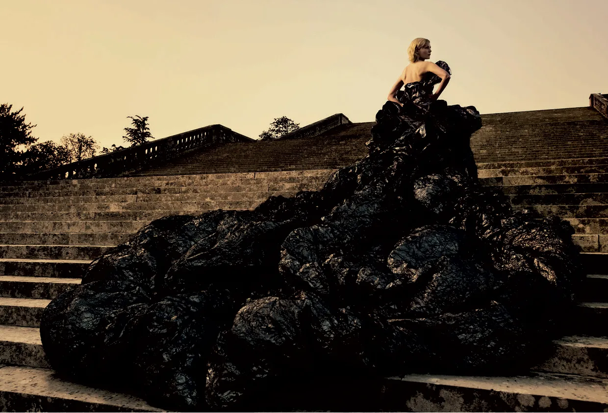 10 &kappa;&alpha;&lambda;ύ&tau;&epsilon;&rho;&epsilon;&sigmaf; &epsilon;&mu;&phi;&alpha;&nu;ί&sigma;&epsilon;&iota;&sigmaf; &tau;&omicron;&upsilon; John Galliano