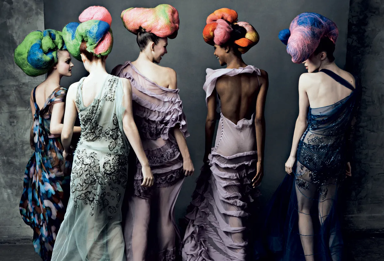 15 &Kappa;&alpha;&lambda;ύ&tau;&epsilon;&rho;&epsilon;&sigmaf; &Epsilon;&mu;&phi;&alpha;&nu;ί&sigma;&epsilon;&iota;&sigmaf; &tau;&omicron;&upsilon; John Galliano