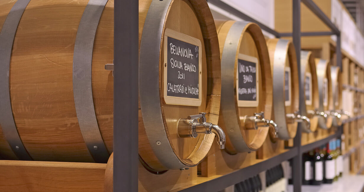 &Kappa;&rho;&alpha;&sigma;&iota;ά &sigma;&tau;&eta;&nu; &Tau;&omicron;&sigma;&kappa;ά&nu;&eta;