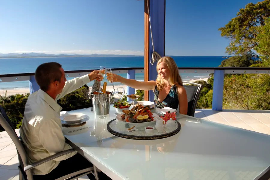 &Pi;&omicron;&lambda;&upsilon;&tau;έ&lambda;&epsilon;&iota;&alpha; &sigma;&tau;&eta; &Mu;&pi;ό&rho;&alpha; &Mu;&pi;ό&rho;&alpha;