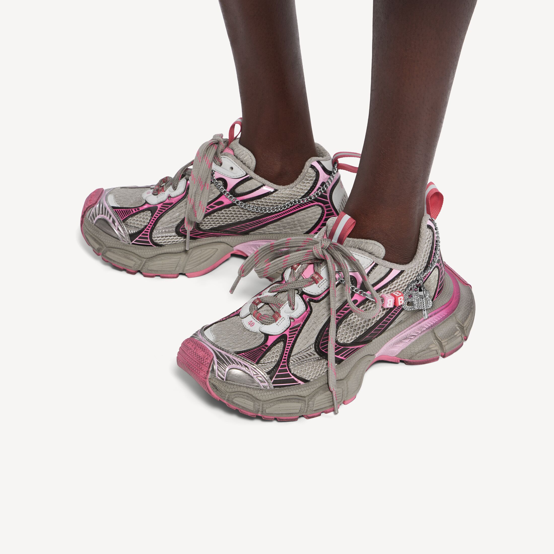Balenciaga &Pi;&alpha;&pi;&omicron;ύ&tau;&sigma;&iota;&alpha;