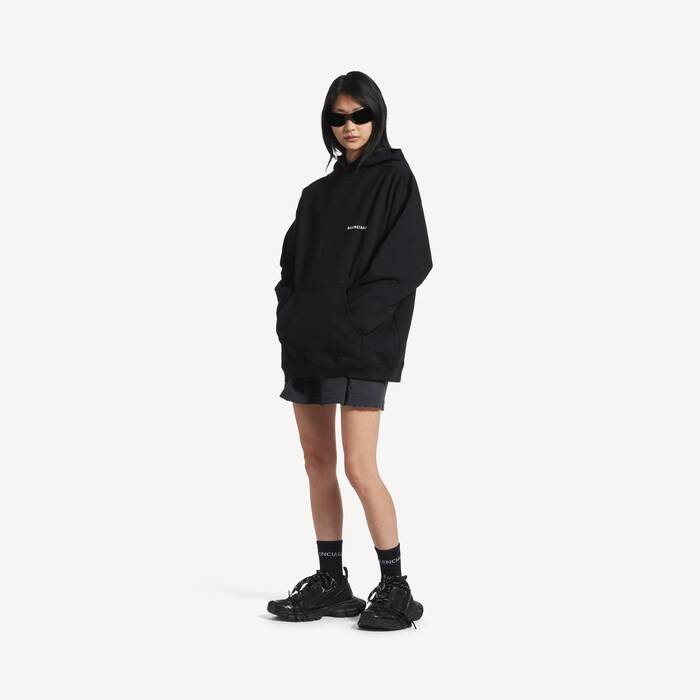 &Pi;ό&sigma;&omicron; &kappa;&omicron;&sigma;&tau;ί&zeta;&omicron;&upsilon;&nu; &tau;&alpha; &pi;&alpha;&pi;&omicron;ύ&tau;&sigma;&iota;&alpha; Balenciaga
