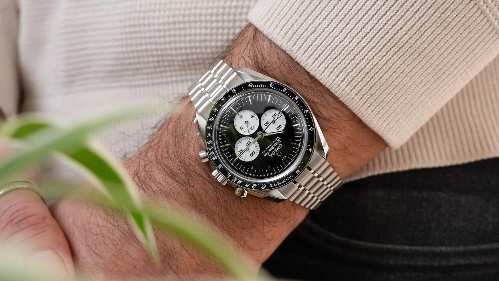 Omega Speedmaster Moonwatch &Tau;&iota;&mu;ή